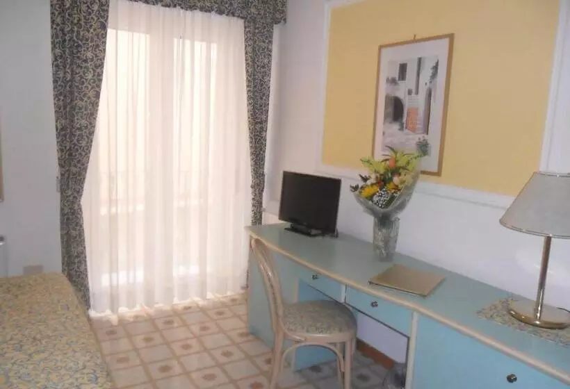 اتاق استاندارد چهار تخته, Solemare Beach & Beauty Spa