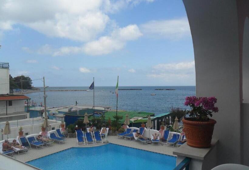 标准四人间侧面带海景, Solemare Beach & Beauty Spa