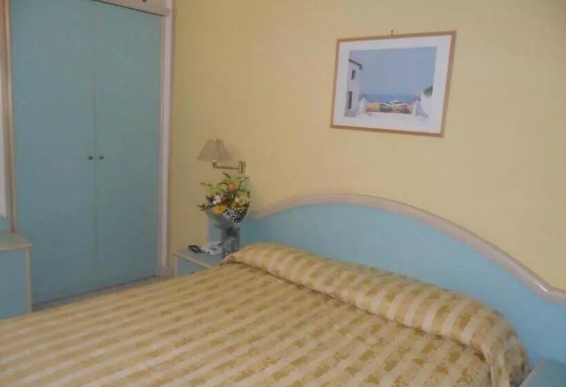 اتاق استاندارد سه نفره با چشم‌انداز کنار دریا, Solemare Beach & Beauty Spa
