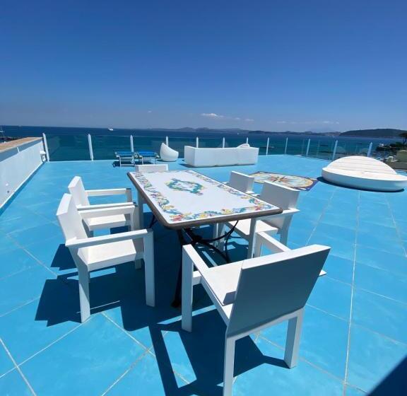 带1个卧室的顶楼公寓, Solemare Beach & Beauty Spa