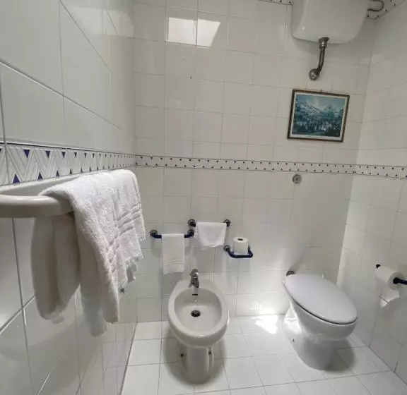 1 Bedroom Penthouse Apartment, Solemare Beach & Beauty Spa