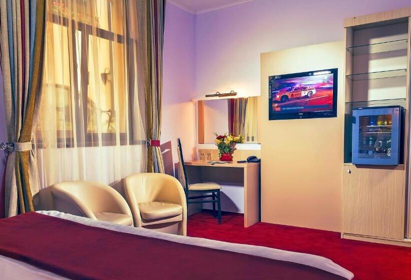 اتاق سوپریور, Trianon