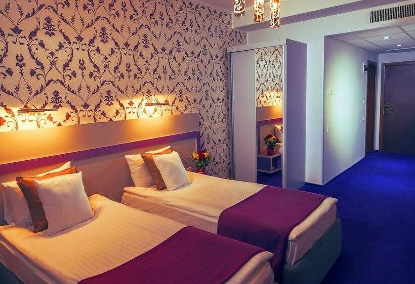 اتاق استاندارد, Trianon