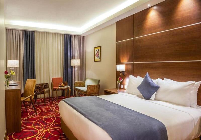 غرفة قياسية حمام مشترك, Unique