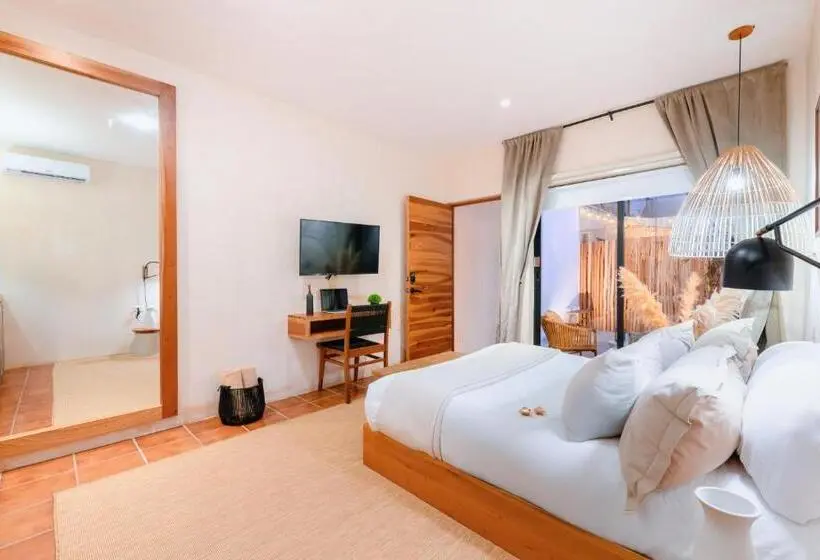 バルコニー付きスタンダードルーム, Malish Hotel & Spa Luxury Edition