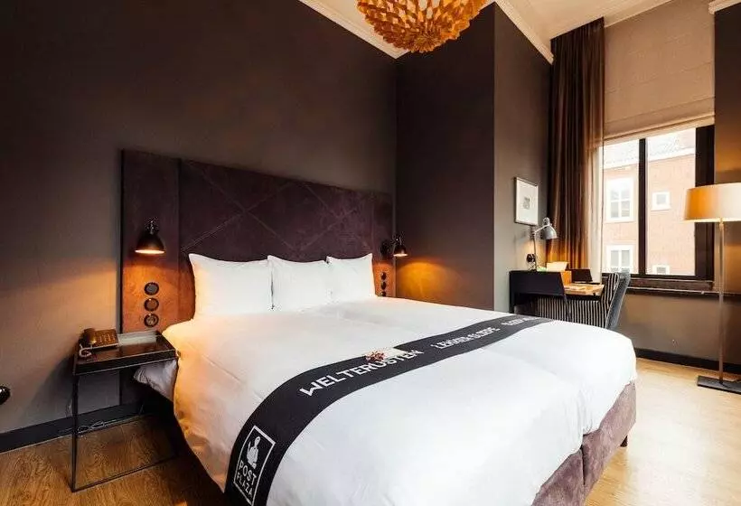 اتاق راحتی, Post Plaza Hotel & Grand Café