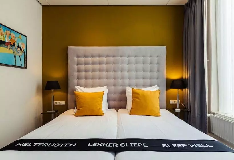 اتاق راحتی, Post Plaza Hotel & Grand Café