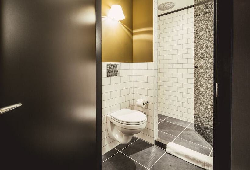 غرفة ديلوكس, Post Plaza Hotel & Grand Café