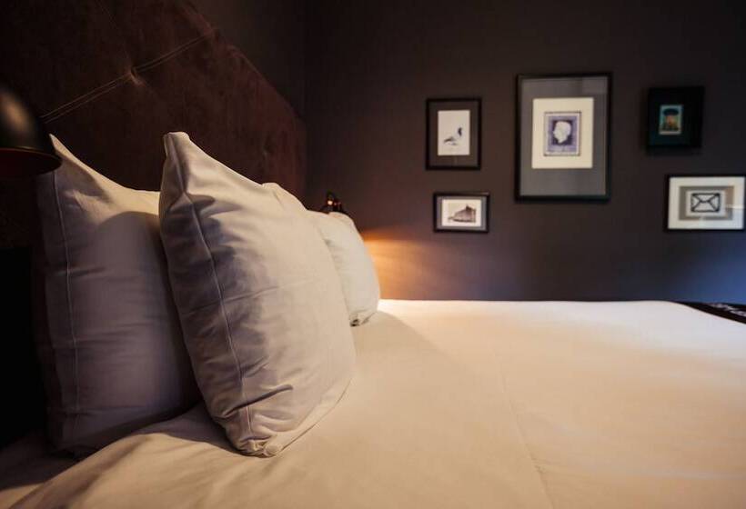 غرفة ديلوكس, Post Plaza Hotel & Grand Café