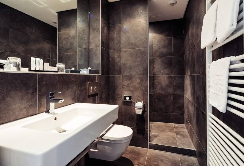 غرفة ديلوكس, Post Plaza Hotel & Grand Café