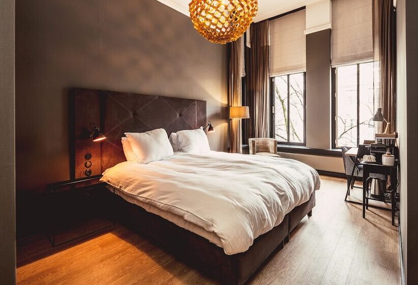 Номер Deluxe, Post Plaza Hotel & Grand Café