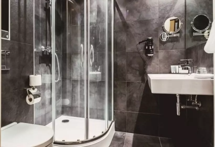 اتاق استاندارد یک نفره, Post Plaza Hotel & Grand Café