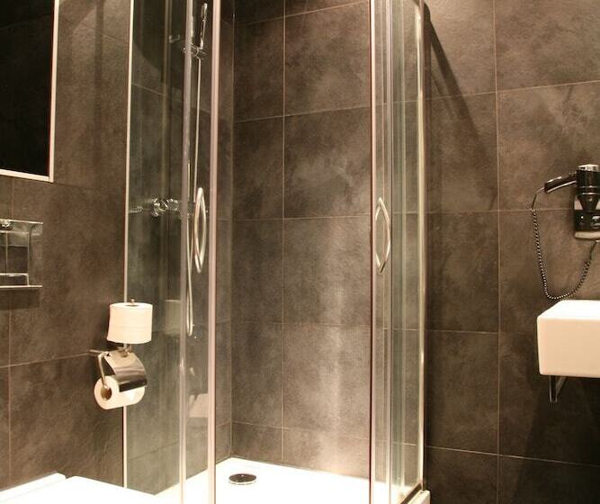 غرفة قياسية فردية, Post Plaza Hotel & Grand Café