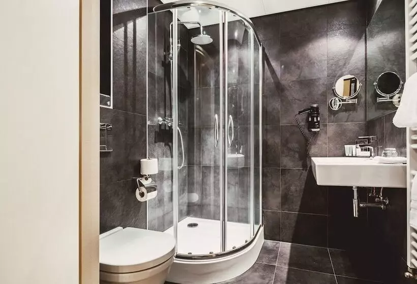 اتاق استاندارد یک نفره, Post Plaza Hotel & Grand Café