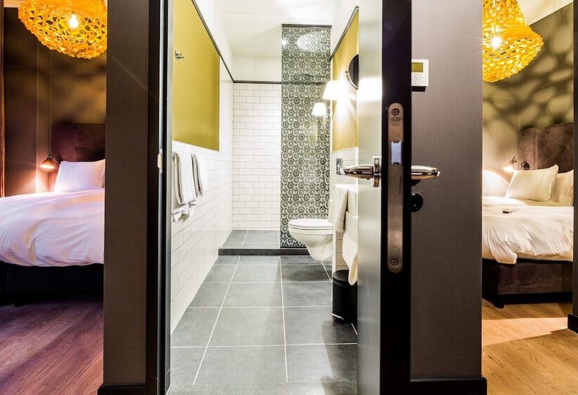 غرفة عائلية, Post Plaza Hotel & Grand Café