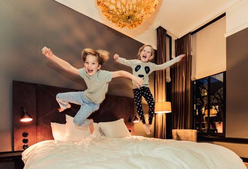 غرفة عائلية, Post Plaza Hotel & Grand Café