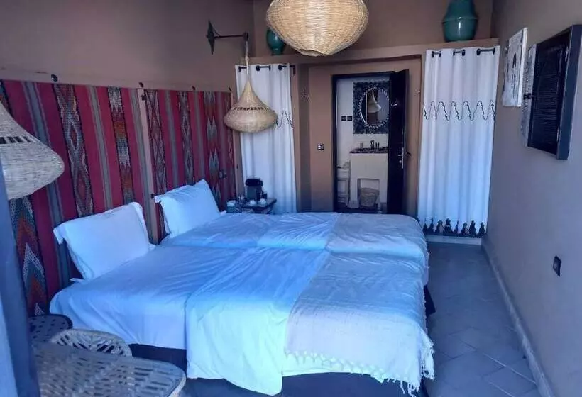 اتاق اکونومی, Ksar Ighnda