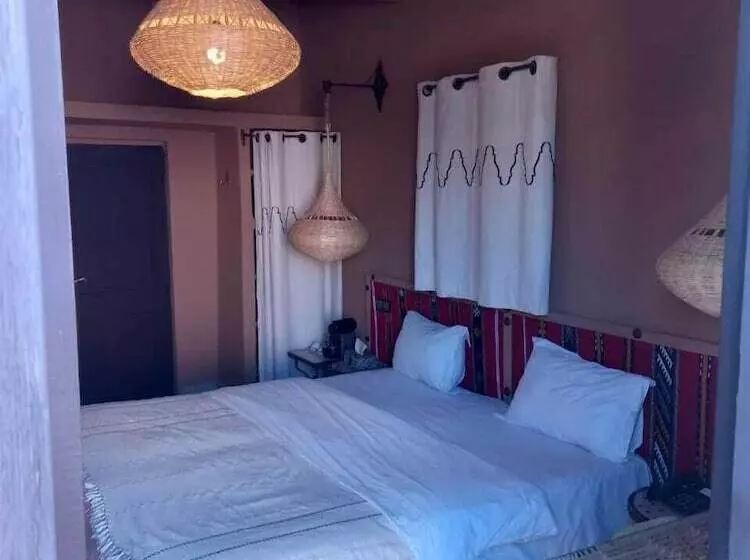اتاق اکونومی, Ksar Ighnda