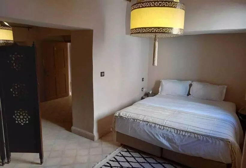 اتاق اکونومی, Ksar Ighnda