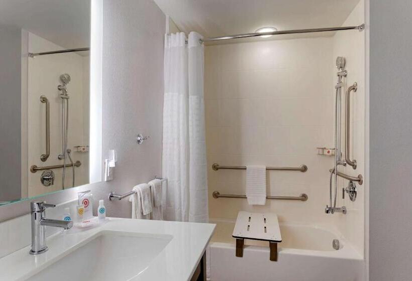 Номер Стандарт Кровать Кинг Адаптированный для Инвалидов, Comfort Inn