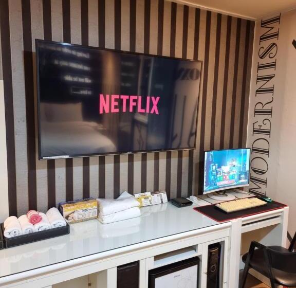 Номер Deluxe, Fox Motel