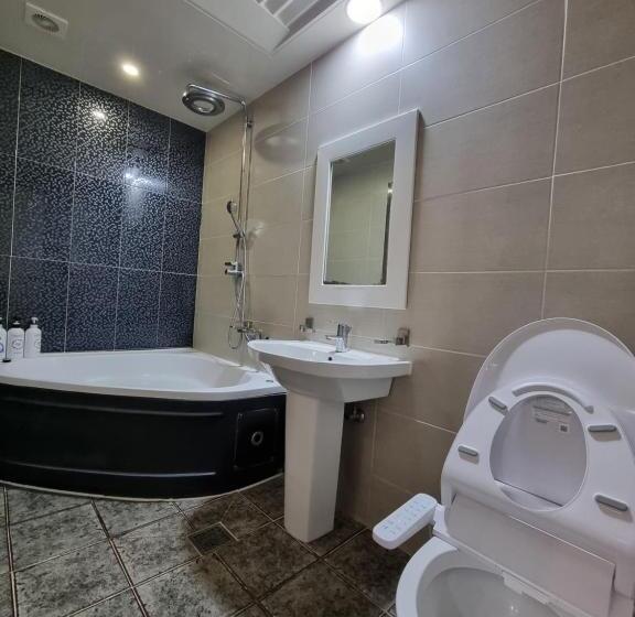 Номер Deluxe, Fox Motel