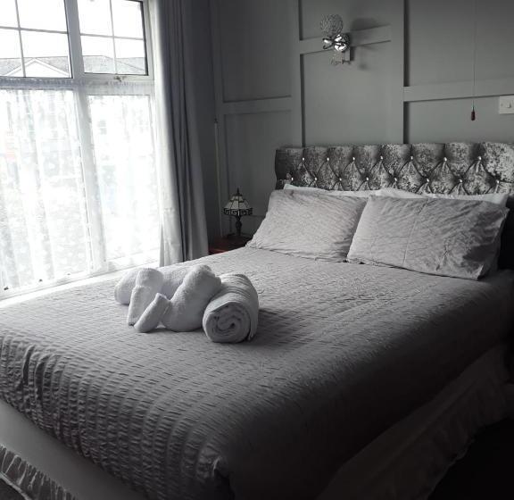 デラックスルーム, Newton House