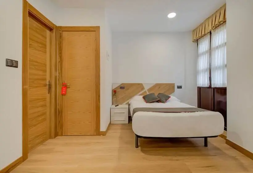 スタンダード４人部屋, Hostal Restaurante La Pinta