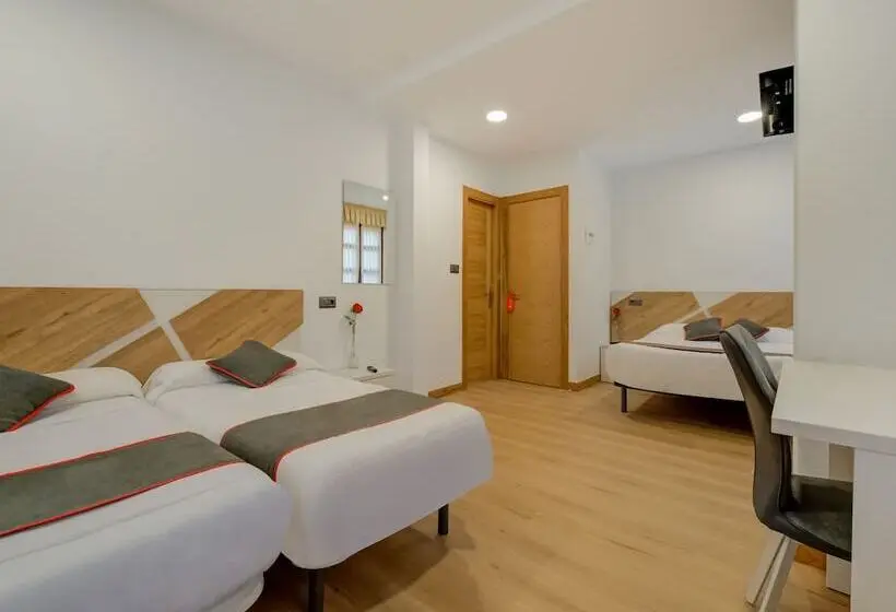 スタンダード４人部屋, Hostal Restaurante La Pinta