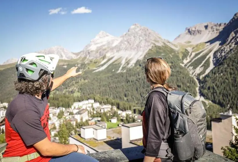 اتاق خانوادگی, Arosa Mountain Lodge