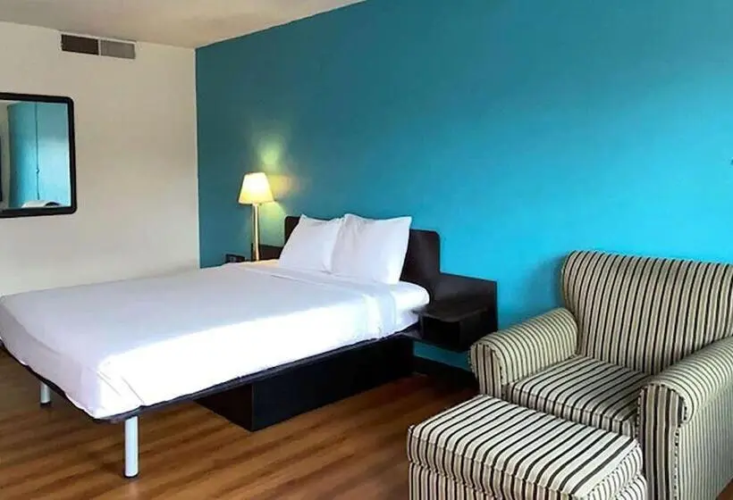 キングサイズベッドのスタンダードルーム, Travelodge Inn & Suites By Wyndham Missoula University Park