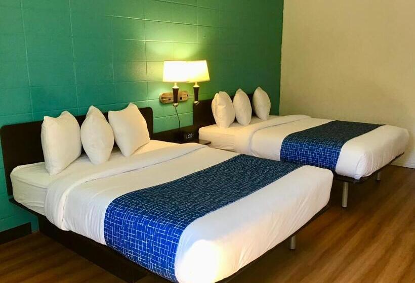 Номер Стандарт, Travelodge Inn & Suites By Wyndham Missoula University Park