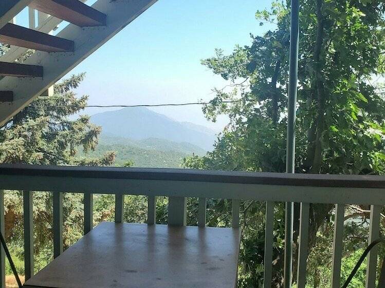 Люкс Deluxe Вид на Горы, The Sky View Inn