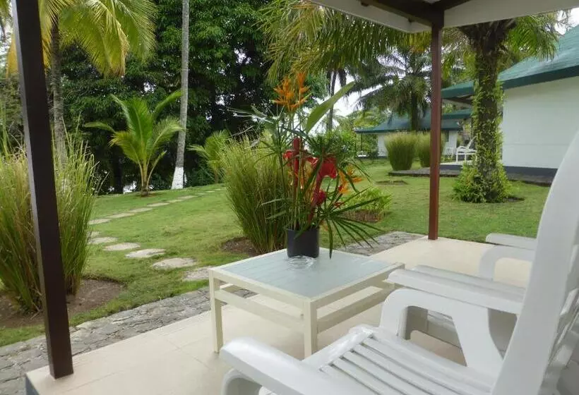 بانگلوی استاندارد با چشم‌انداز دریا, Club Santana Beach & Resort