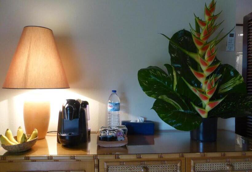 بانگلوی استاندارد, Club Santana Beach & Resort