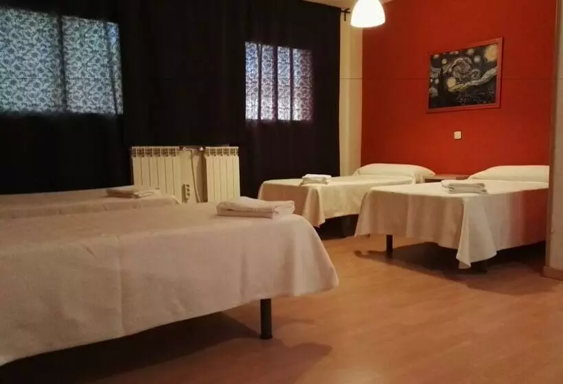 スタンダードトリプルルーム, Hostal El Pinar