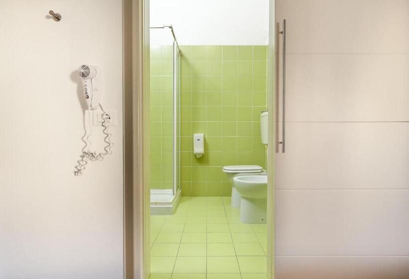 エコノミールーム, Al Nuovo Porto