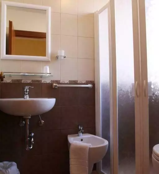 Standard-huone, Arabesco