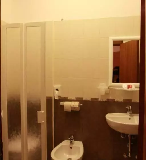 Standard Kolmen Hengen Huone, Arabesco