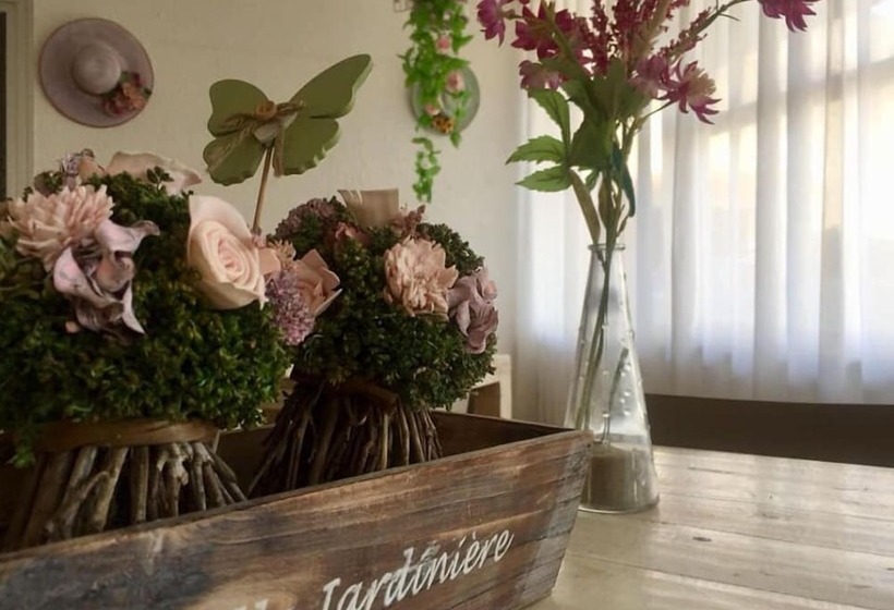 غرفة قياسية ثلاثية, Arabesco