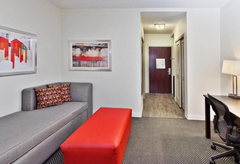 מיטת קינג בסוויטה, Sonesta Essential Columbus