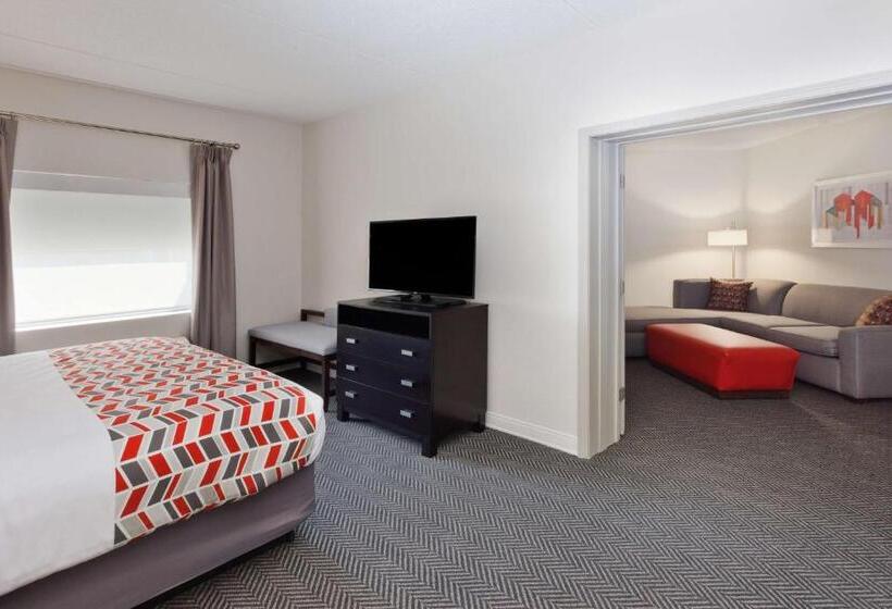 מיטת קינג בסוויטה, Sonesta Essential Columbus