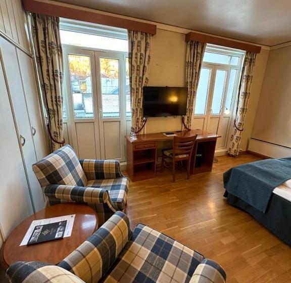 Quarto Estandar, Brakanes