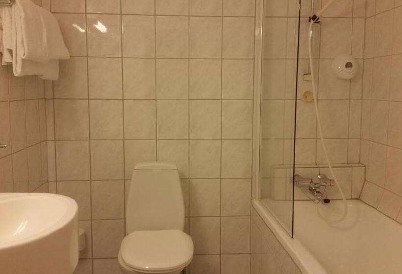 Quarto Estandar Individual com Vistas, Brakanes