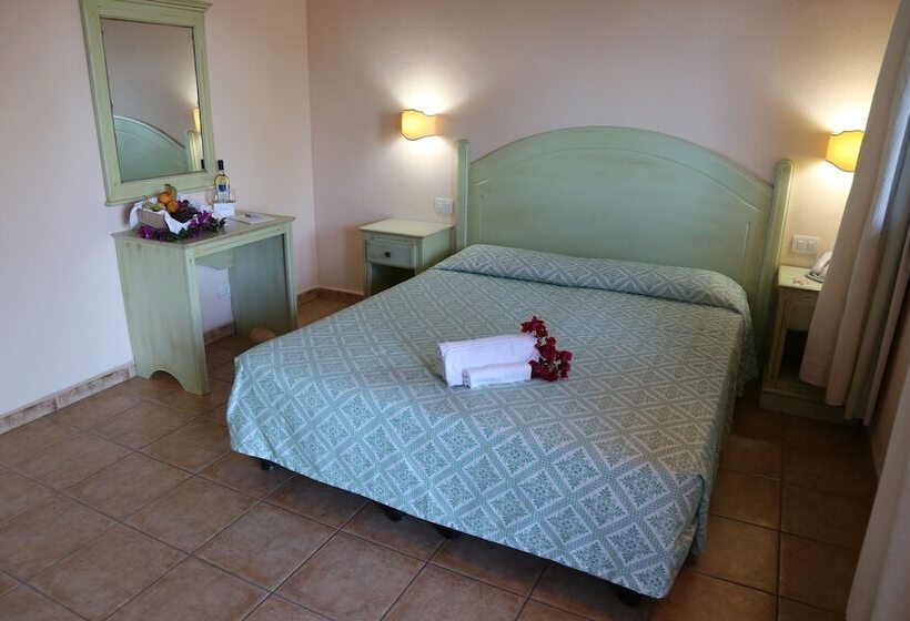 غرفة قياسية رباعية, Club Esse Cala Gonone