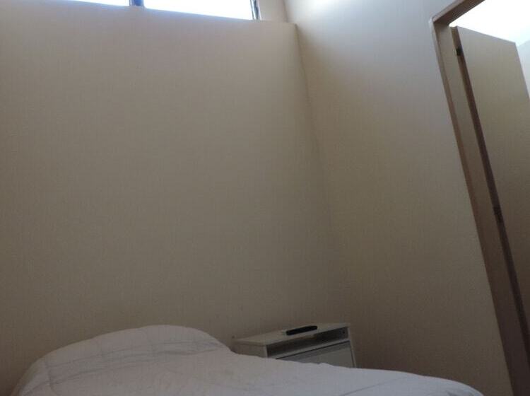 غرفة قياسية فردية, Dakar