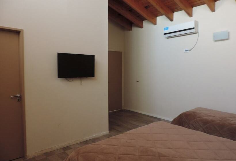 غرفة قياسية رباعية, Dakar