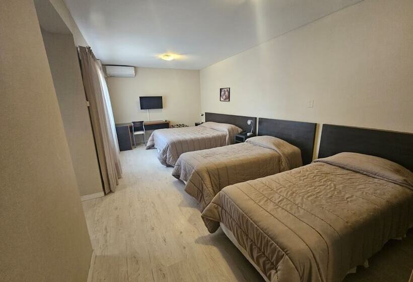 غرفة قياسية رباعية, Dakar