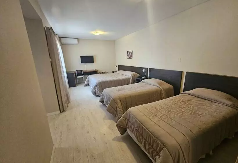 اتاق استاندارد چهار تخته, Dakar