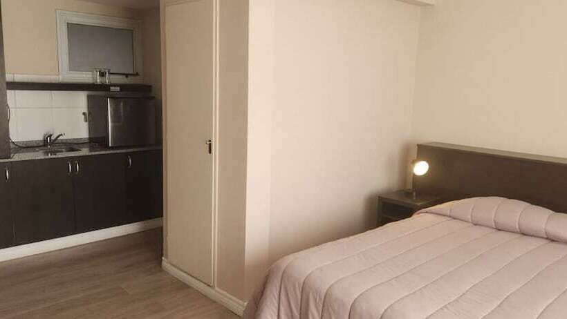 غرفة قياسية فردية, Dakar